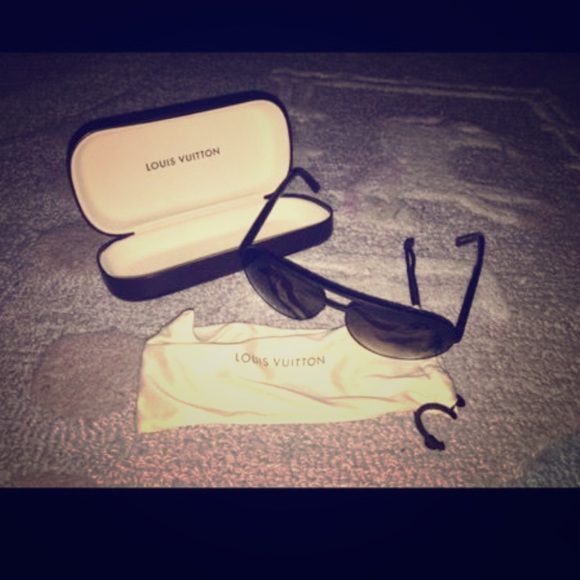 Louis Vuitton glasses - Picture 1 of 3